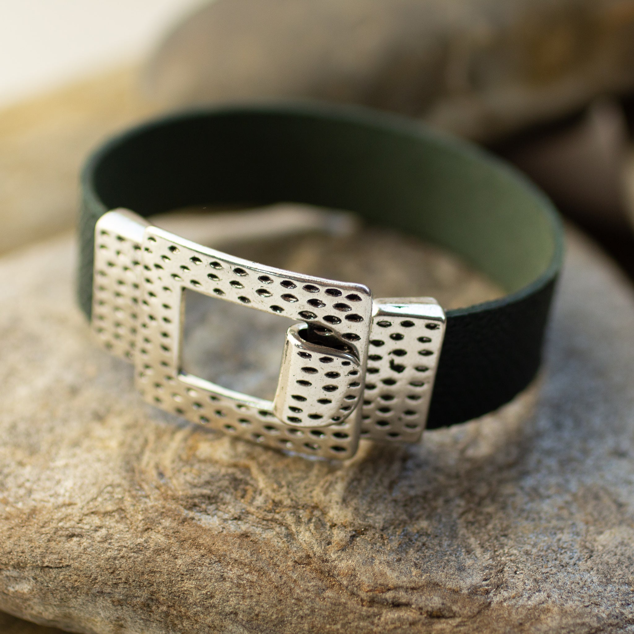 Elegância fresca | Pulseira de couro